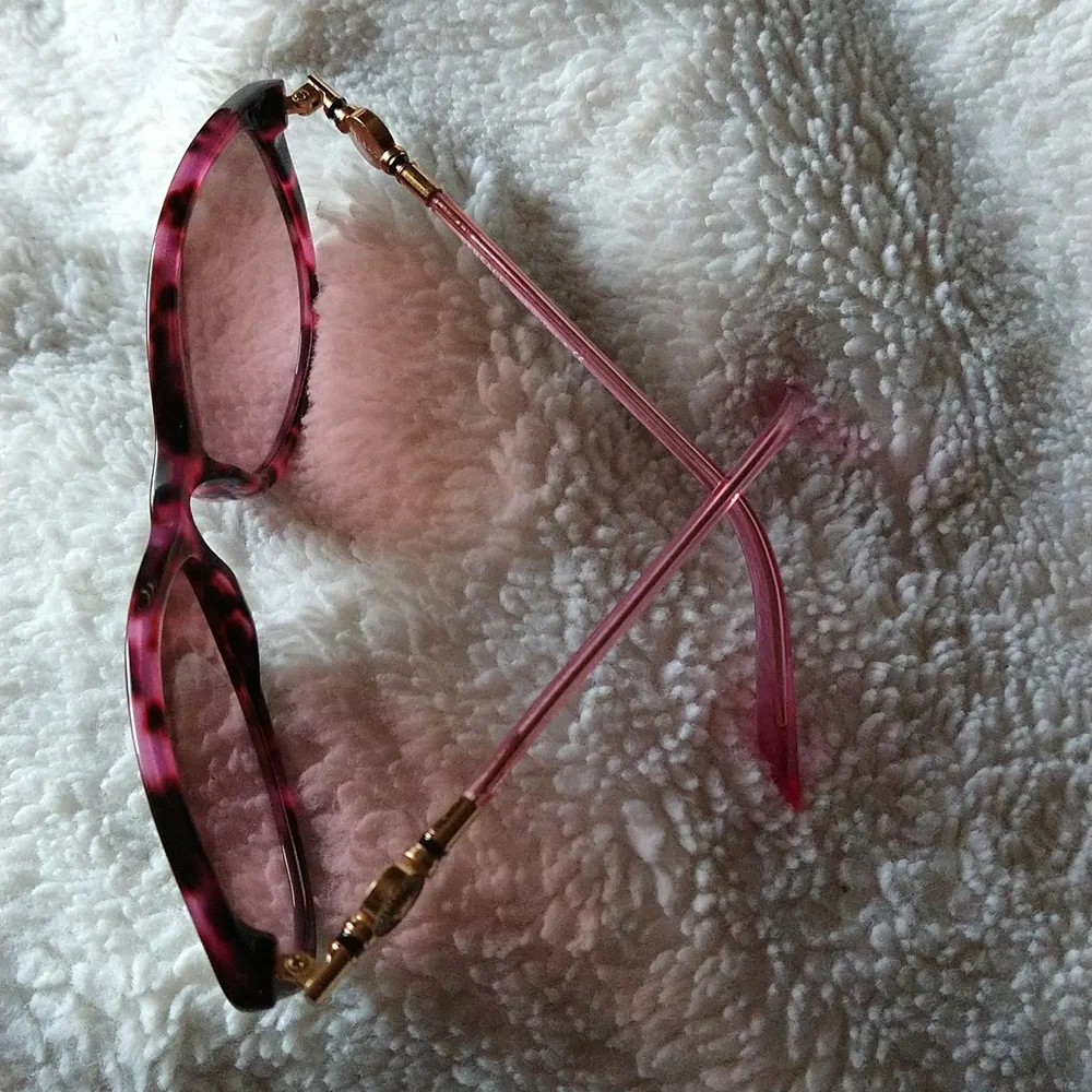 Versace Sunglasses 🕶️ - Picture 4 of 4